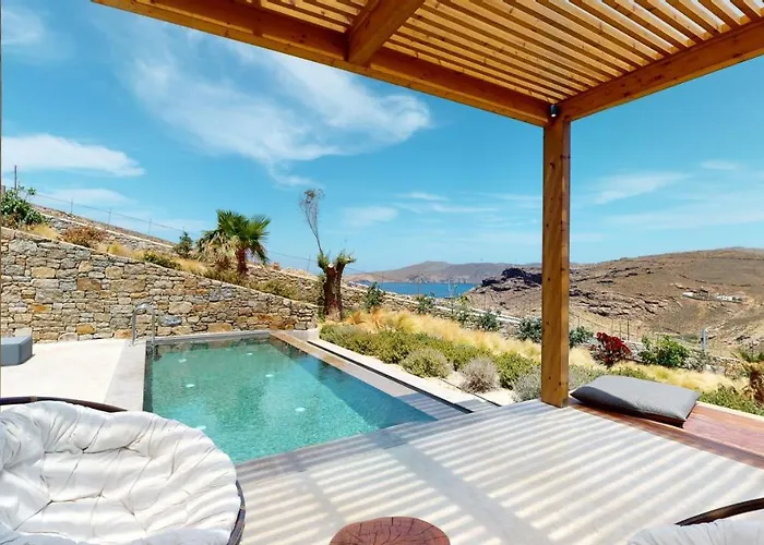 Otel Panormos Bay Suites 5*